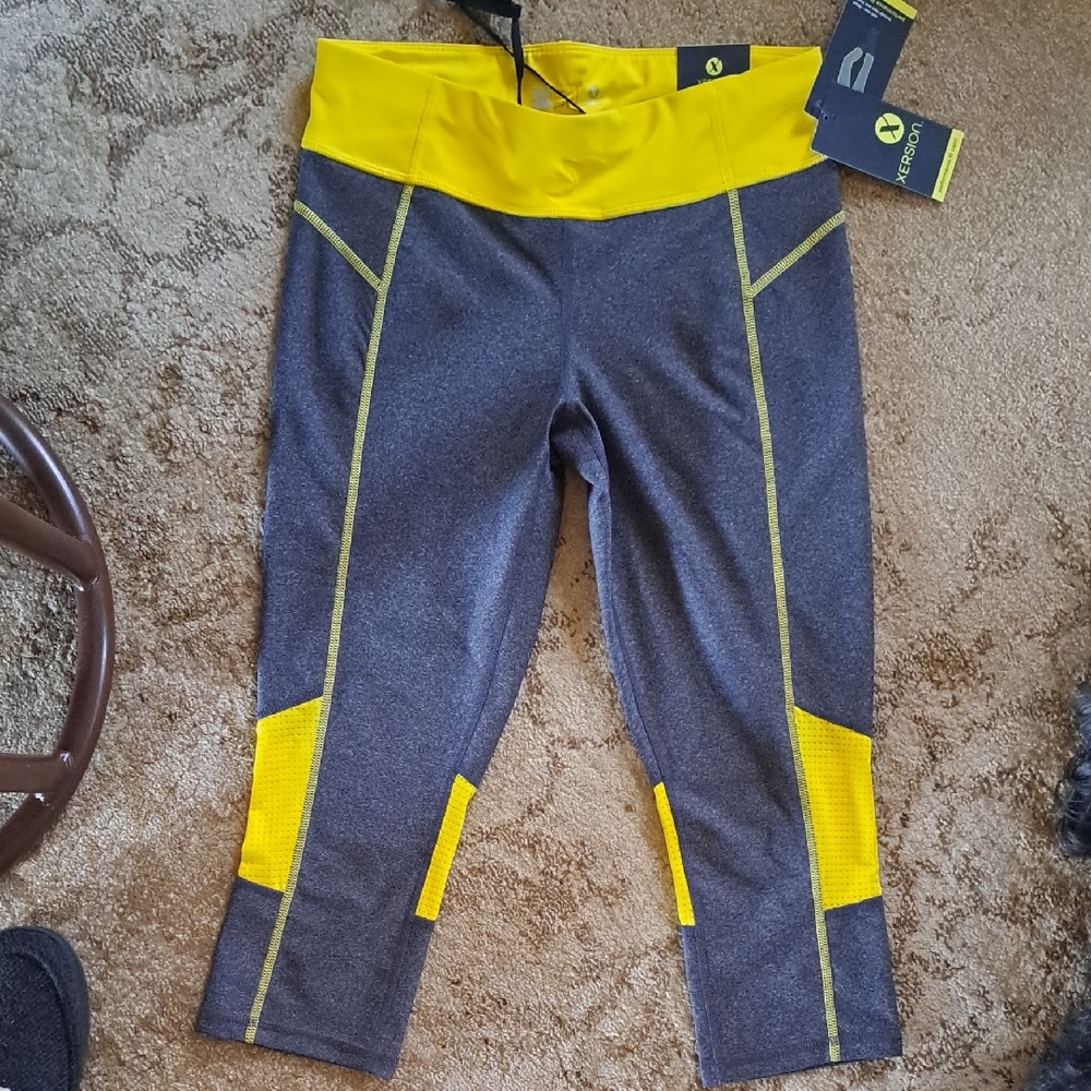 Xersion Yellow & Gray Athletic Capri Leggings